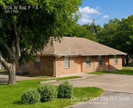 Building Photo - 204 W Avenue F