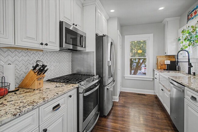 Building Photo - 136 E Jackson St