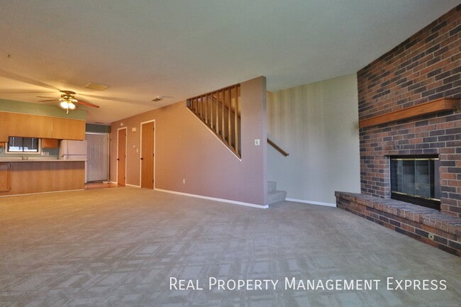 Building Photo - 1012 S Newport Pl