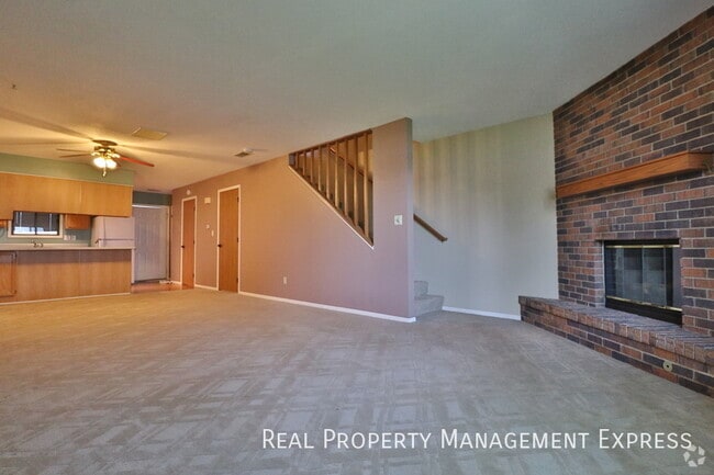 Building Photo - 1012 S Newport Pl