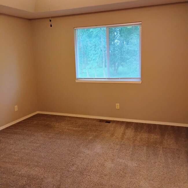 Building Photo - 1818 N Nickelton Ct