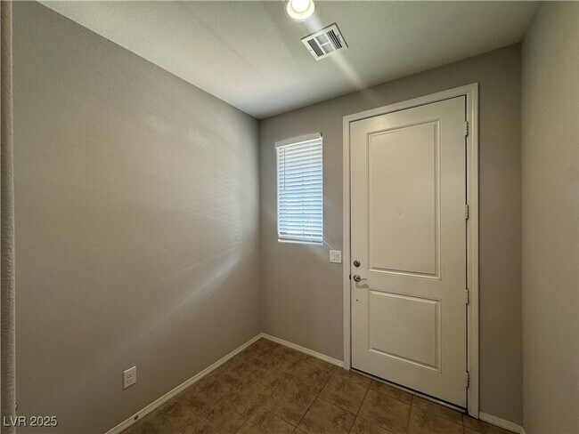 Building Photo - 5117 Fiery Sky Ridge St