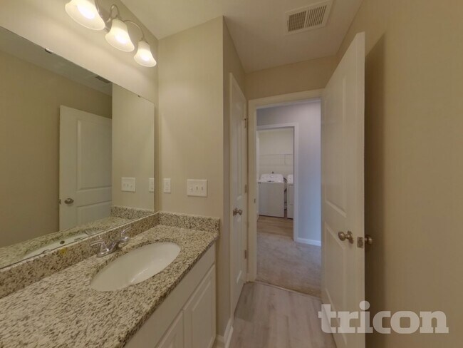 Building Photo - 608 Millsgate Cir