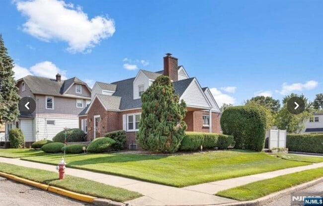 Building Photo - 74 Rosemont Ave