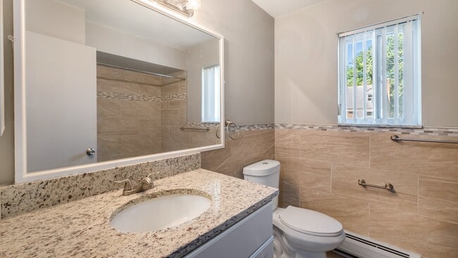 Building Photo - Maplehurst Apartments