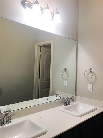 Building Photo - 9410 Smoke Tree Dr