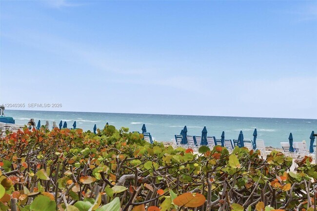 Building Photo - 16500 Collins Ave