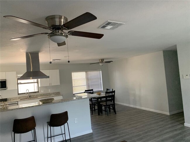 Building Photo - 5832 Countrywood Dr