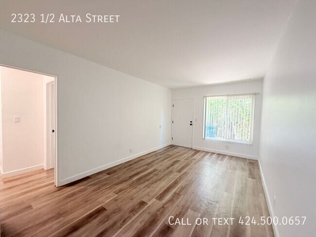 Building Photo - 2323 1/2 Alta Street-