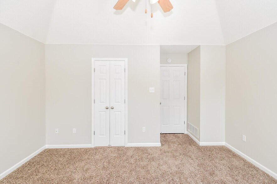 Building Photo - 145 Cameron Dr