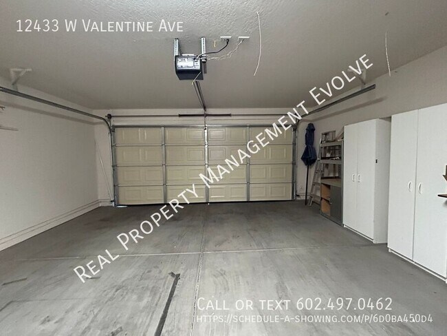 Building Photo - COME TOUR TODAY!