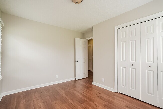 Building Photo - 1059 Cedar Creek Village Rd