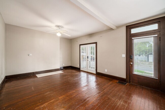 Building Photo - 144 E Tompkins St