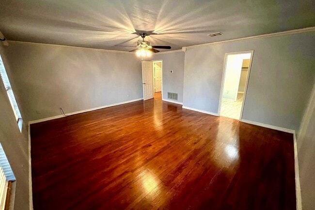 Building Photo - 2752 Peach Dr