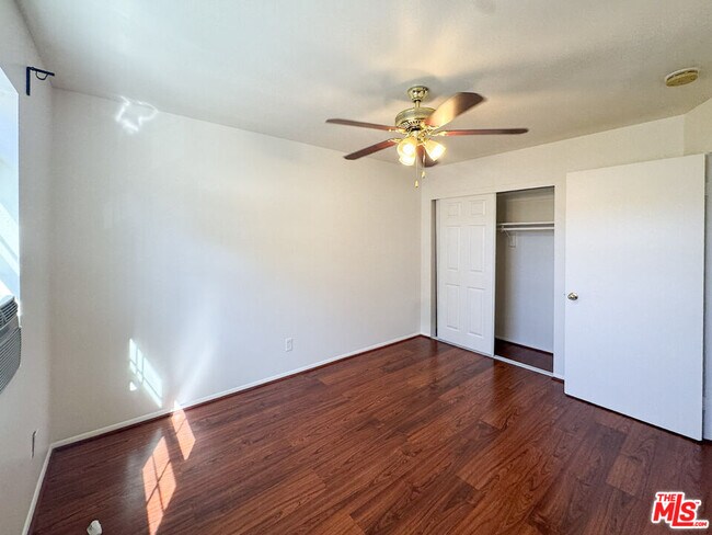 Building Photo - 750 Hyperion Ave