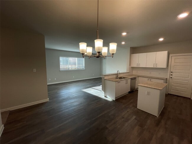 Building Photo - 25547 Starling Ln