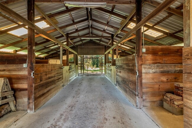 Building Photo - 3461 Pine Acres Dr