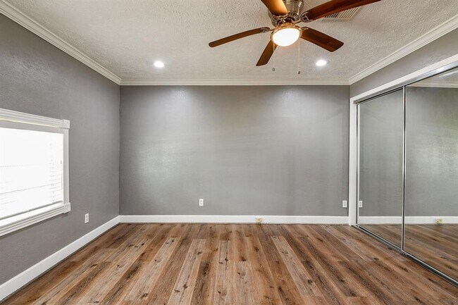 Building Photo - 3017 Barberry Dr