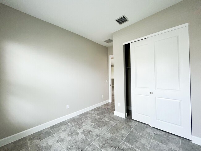 Building Photo - 5327 Liberty Ln