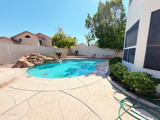 Building Photo - 3213 E Desert Flower Ln