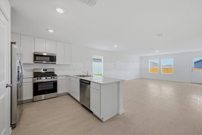 Building Photo - 3719 Longleaf Dr