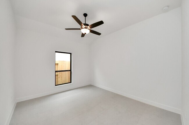 Building Photo - 8706 Incandesce Rise Dr