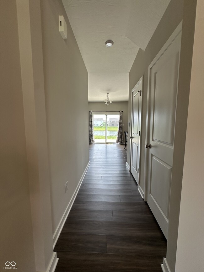 Building Photo - 5499 Wood Spg Ln