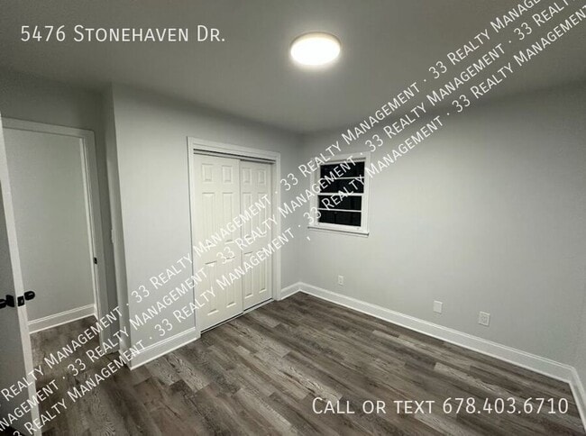Building Photo - 5476 Stonehaven Dr