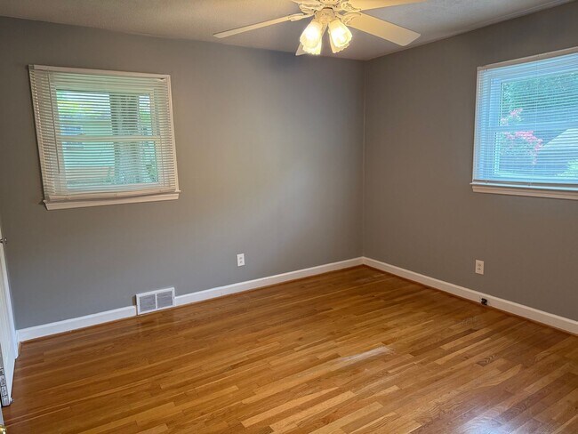 Building Photo - 2530 Merrimont Dr NW