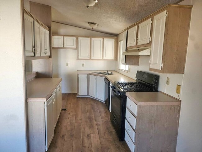 Building Photo - 3589 W Wells Rd