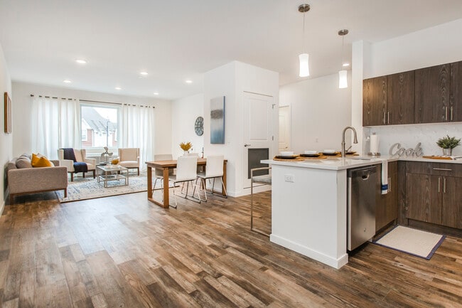 Building Photo - Lexington at Carteret