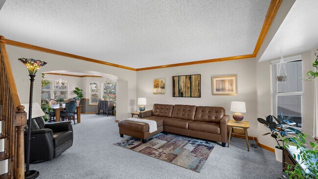 Building Photo - 15390 Paddington Cir