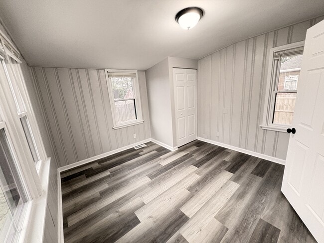 Building Photo - 511 Court St