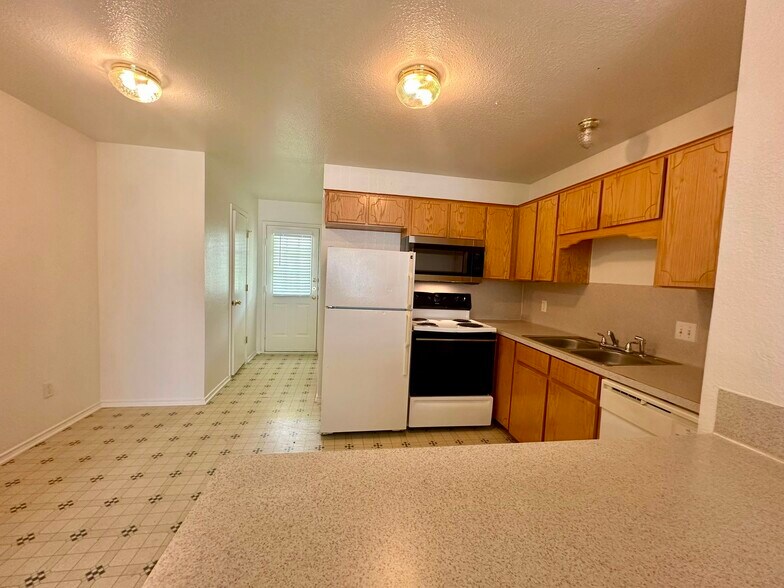 Building Photo - 4406 Mattie Dr