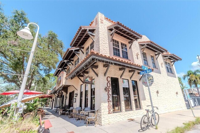 Building Photo - 5605 Shore Blvd S