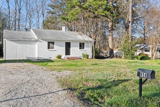 Building Photo - 914 Ranch Farm Rd