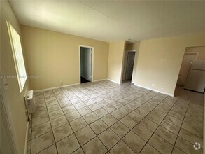 Building Photo - 148 NW 40th Ct
