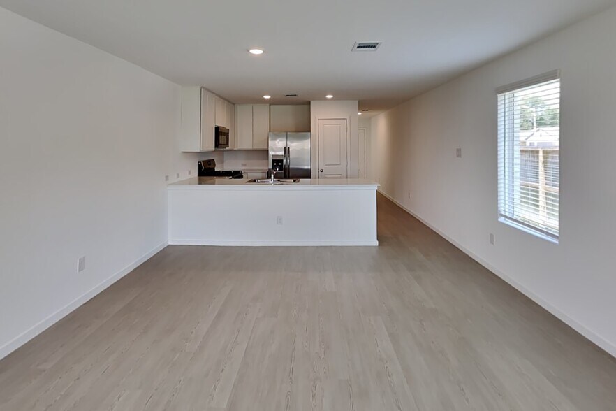 Building Photo - 922 Lago Laceno Ln