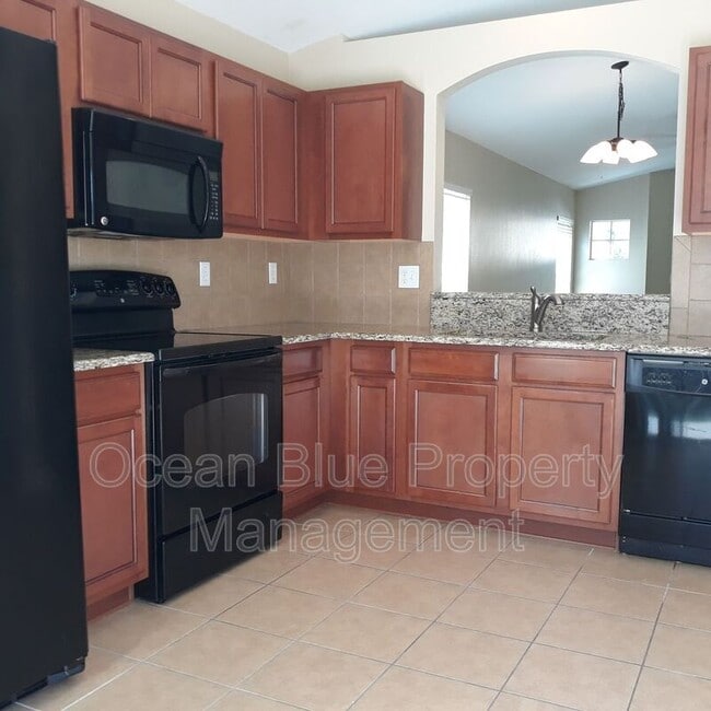 Building Photo - 18200 Cypress Bay Pkwy
