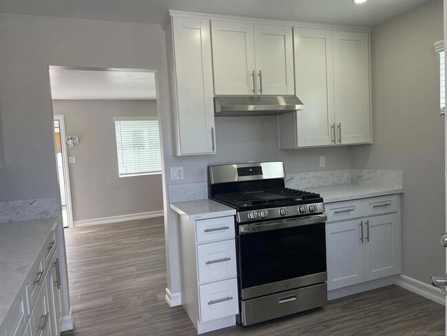 Building Photo - 122 Jefferson Ave