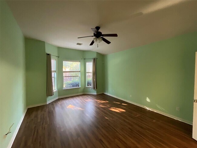Building Photo - 303 Steer Acres Ct