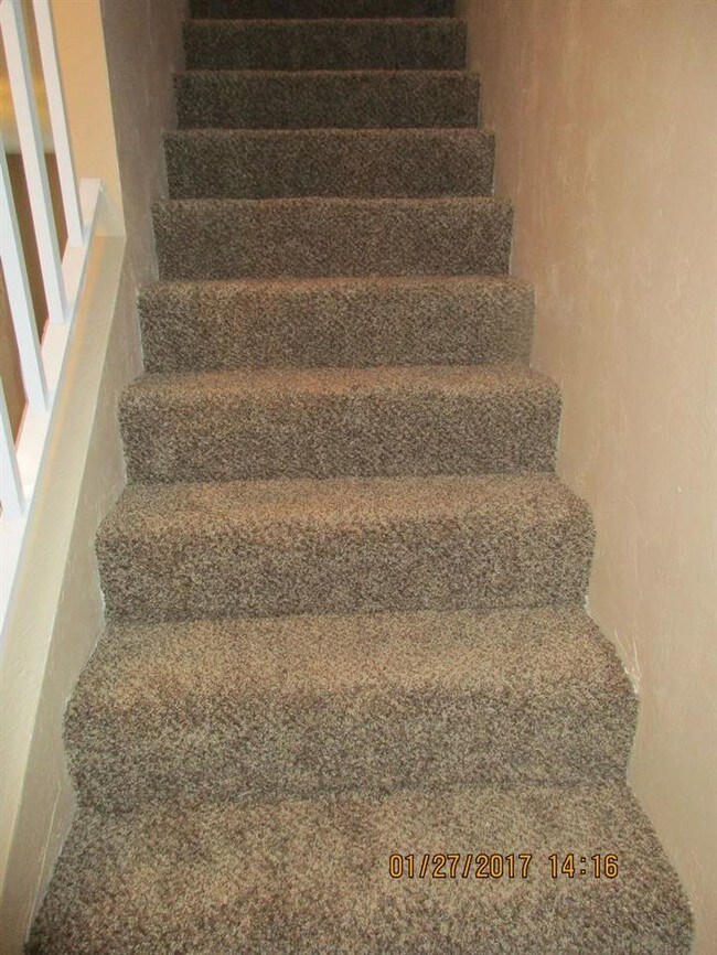 Building Photo - 11 Dondanville Rd