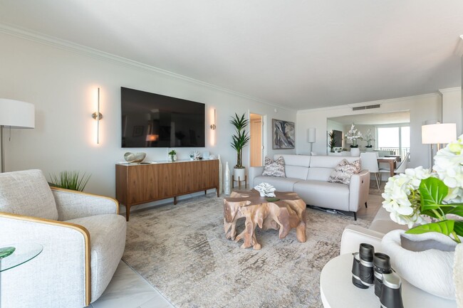 Building Photo - Siesta Key Luxury 2 Bed Condo with Gulf Views