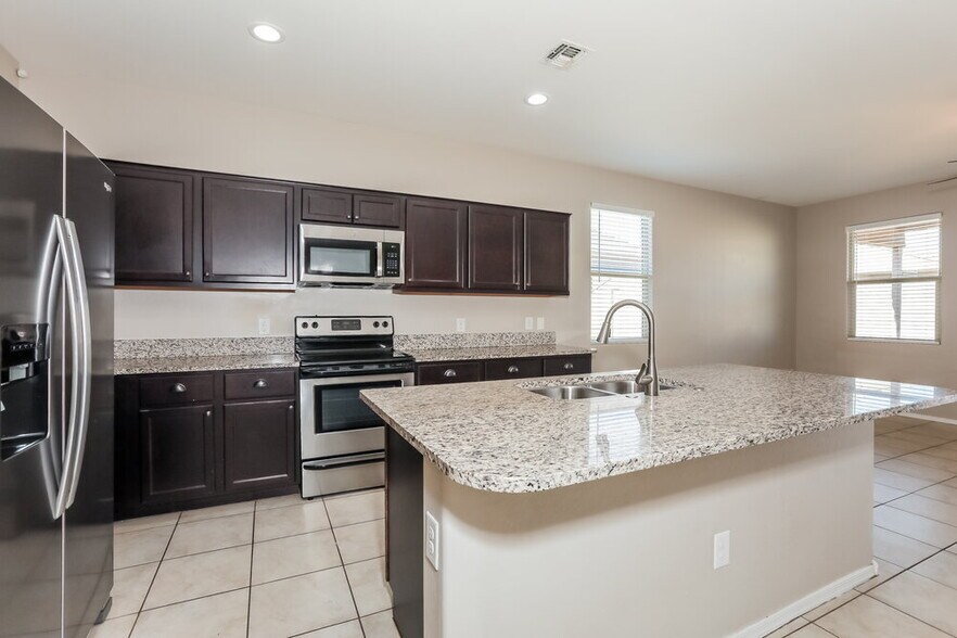 Building Photo - 5032 E Black Opal Ln