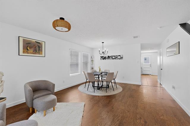 Building Photo - 2316 White Oak Dr