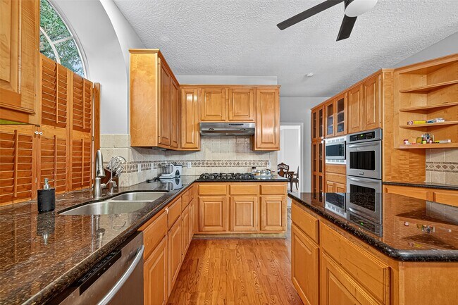 Building Photo - 602 Johnson Ln