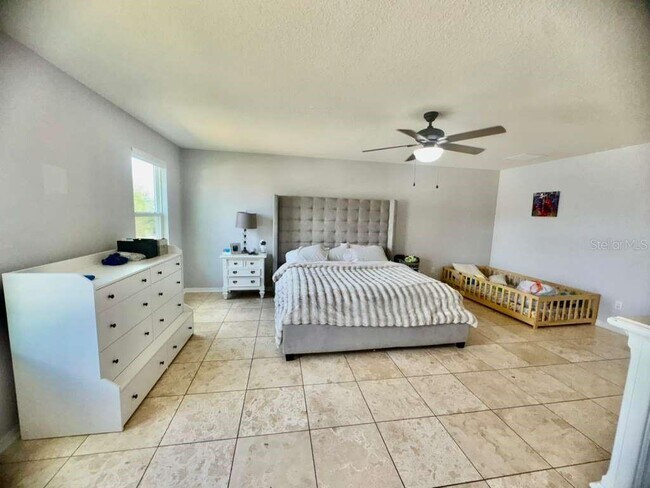 Building Photo - 2625 Waterline St