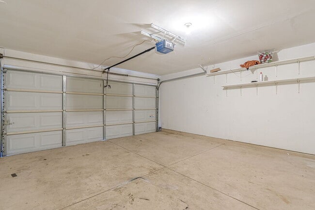 Building Photo - 164 Springtree Hollow