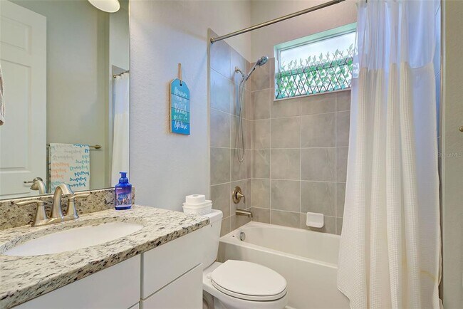 Building Photo - 15240 Spanish Point Dr