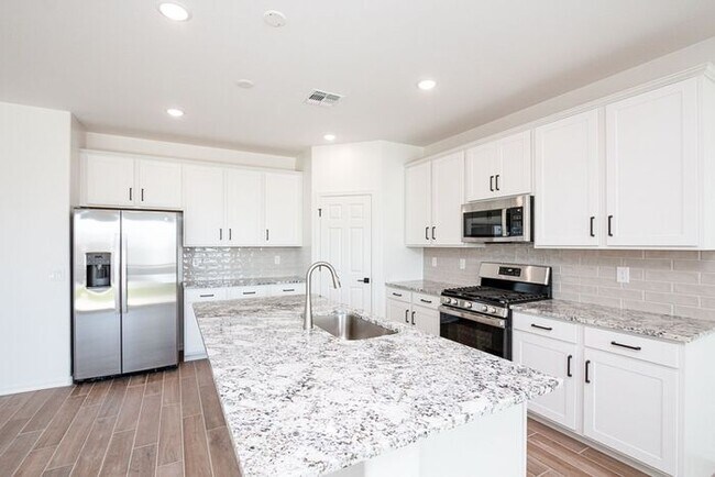 Building Photo - MOVE IN SPECAILS!! ONE MONTH RENT FREE!! Laveen Home Up For RENT! 4BD 2.5 BA